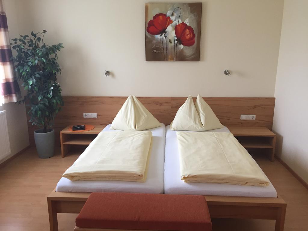 Gasthaus Hotel Feldschlange Ried im Innkreis Dış mekan fotoğraf